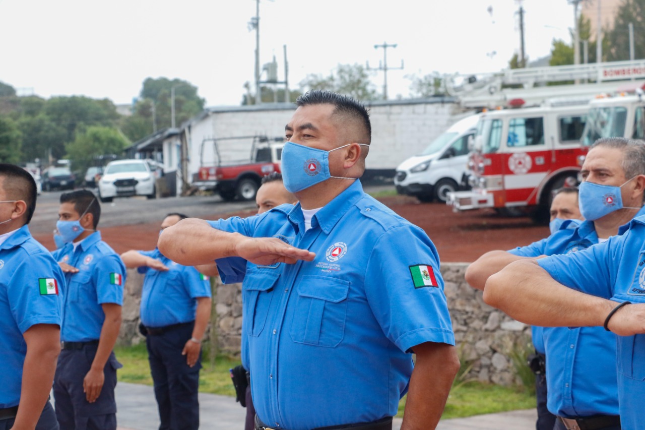 Tania Meza entregó reconocimientos en día Nacional de Protección Civil