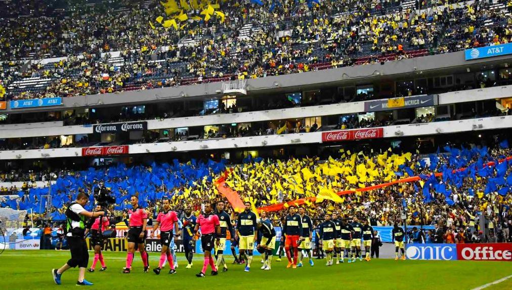 Afición a los estadios hasta el semáforo en amarillo