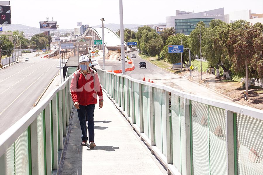 Cierran carriles en obra de distribuidor vial de Galerías