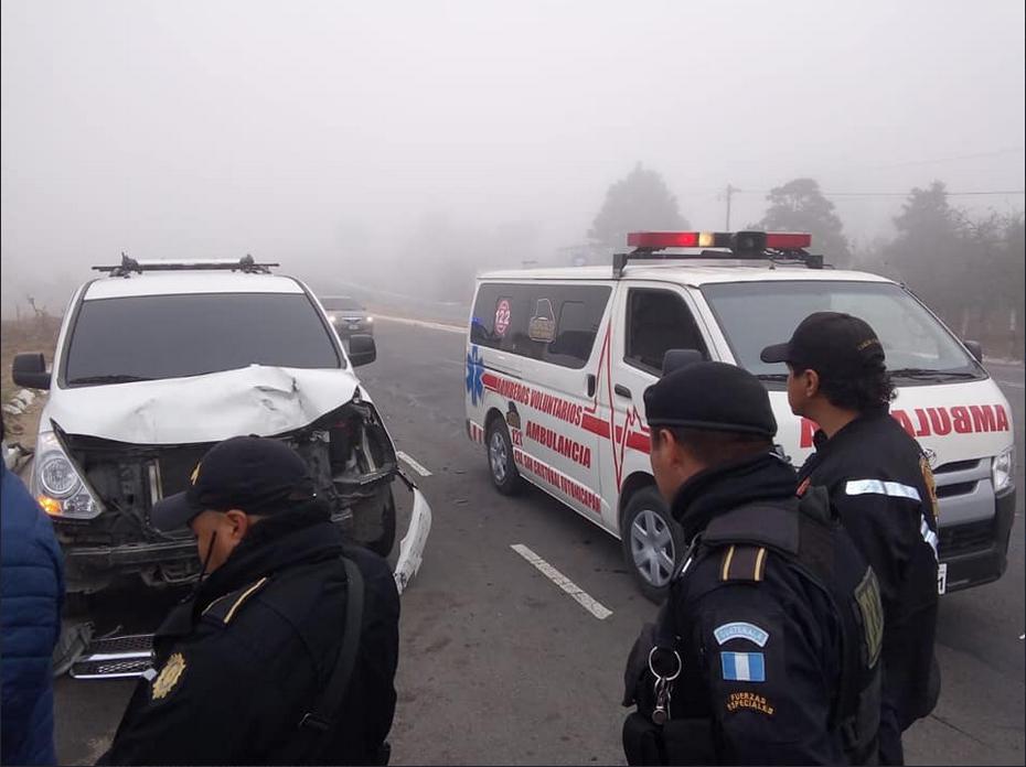 Muerto y heridos, tras impacto entre camionetas