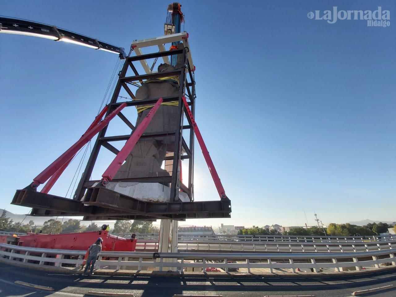 Así trasladaron al monumental Miguel Hidalgo