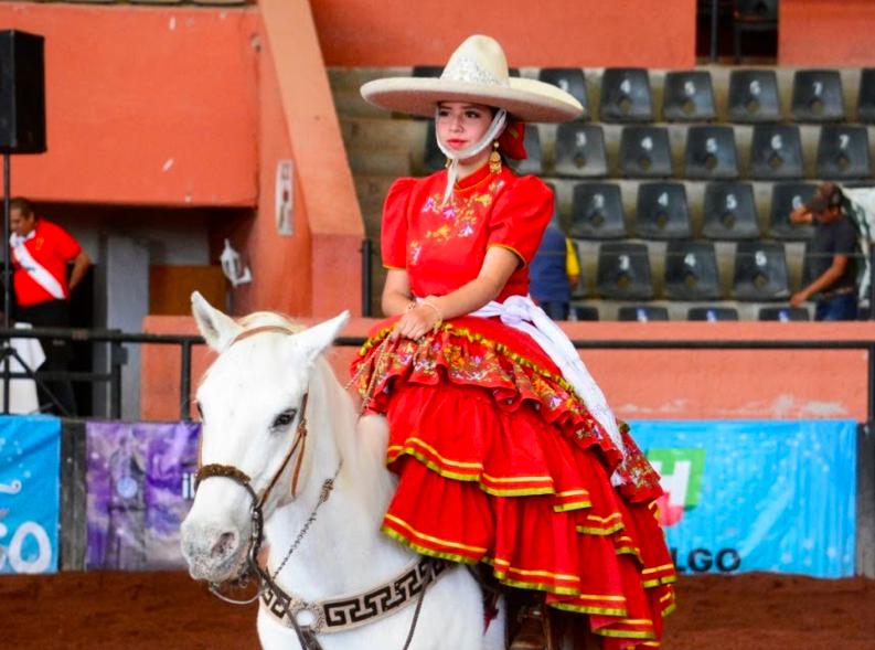 Fernanda Contreras es nueva reina charra