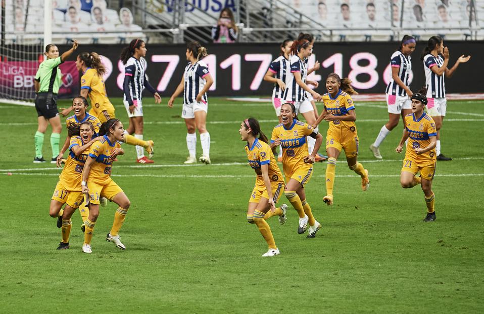 Tigres con ventaja en la final femenil