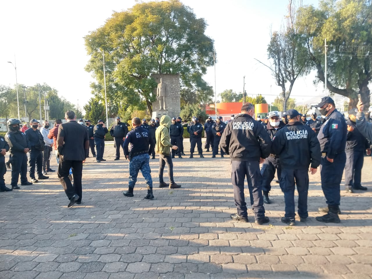 Protestan policías municipales de Tula contra nuevos mandos