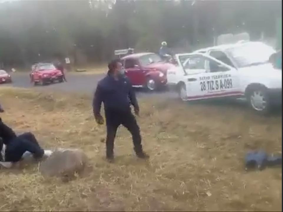 Turistas de Tizayuca agreden a policías de Huasca