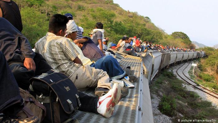 AMLO: políticos de EU tienen nexos con tráfico de migrantes