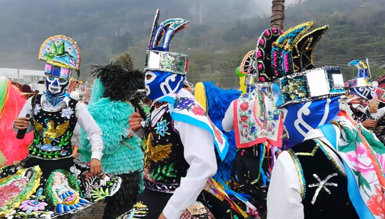 Celebran Carnaval en San Bartolo Tutotepec, sin acatar medidas sanitarias