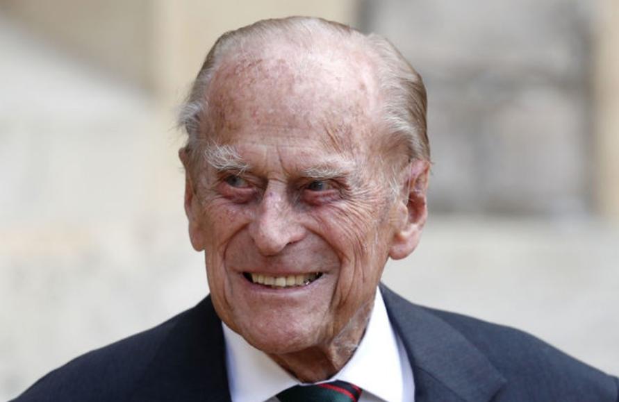 Hospitalizan al Duque de Edimburgo, esposo de la reina Isabel II