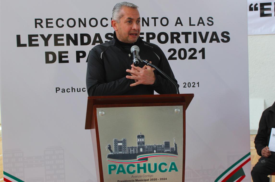 Alcalde promete equipo de tercera división de fútbol en Pachuca