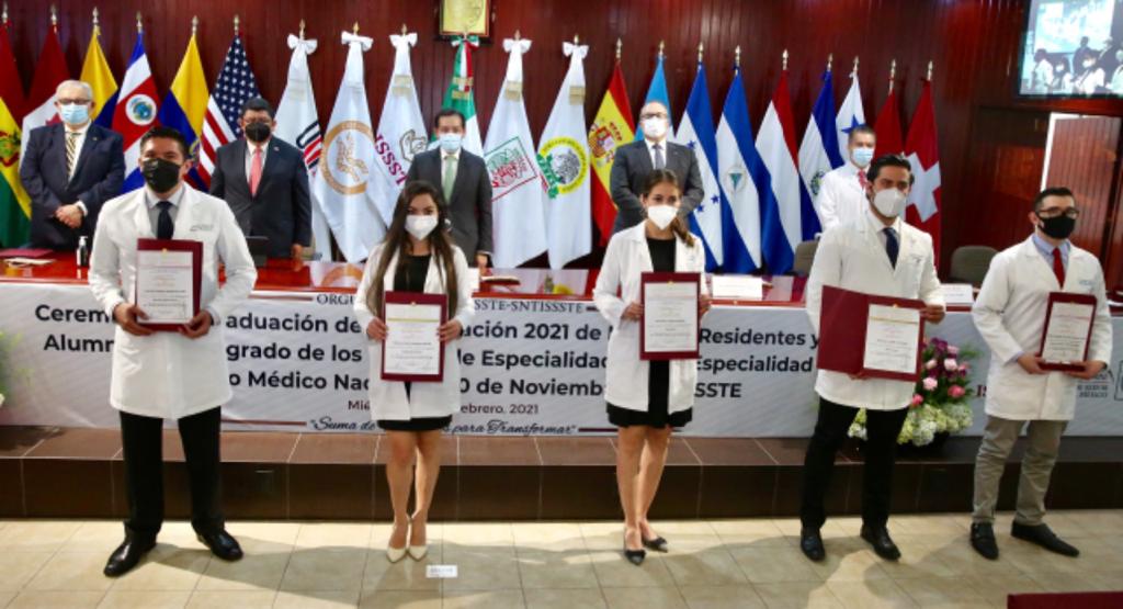 ISSSTE anuncia incorporación de médicos residentes a su plantilla laboral