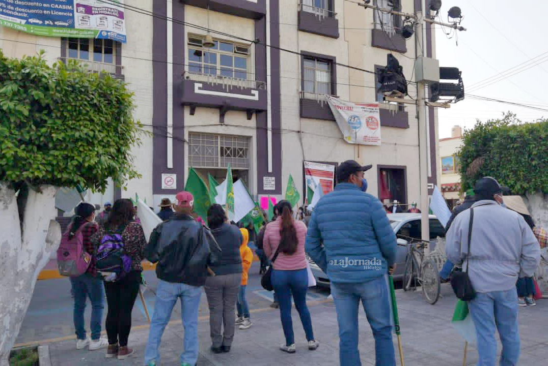 Exigen ayuda prometida para campesinos en Mixquiahuala