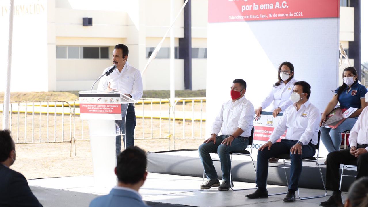 Gobernador entrega laboratorio de ingeniería civil en UPT