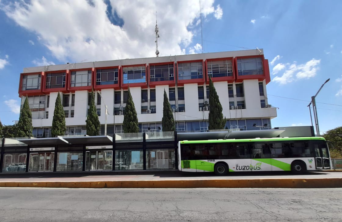 Tuzobús: desechan amparo de exoperadora para recuperar autobuses