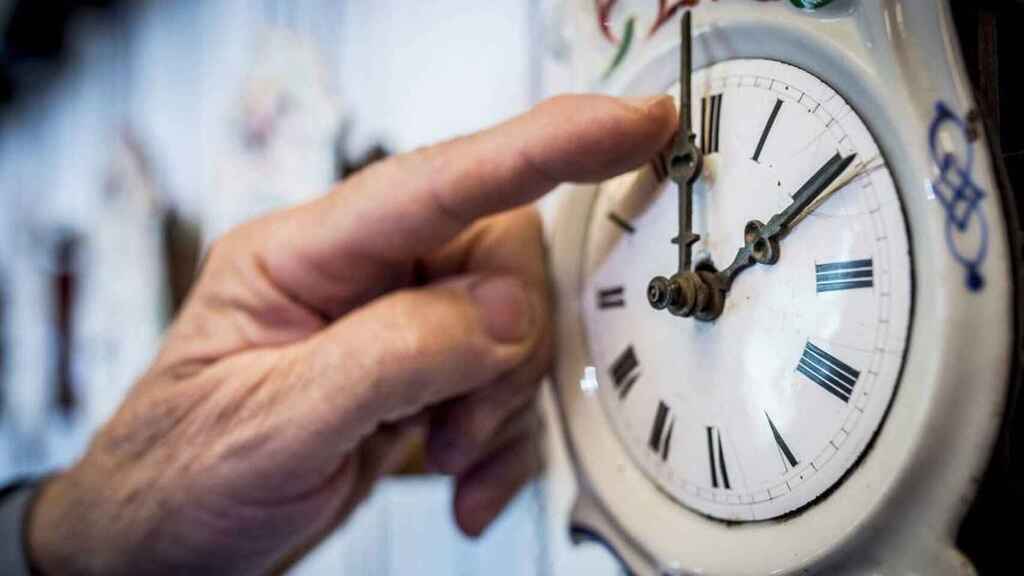 Cambio de horario 2021 ¿Se atrasa o adelanta el reloj en el horario de Verano?