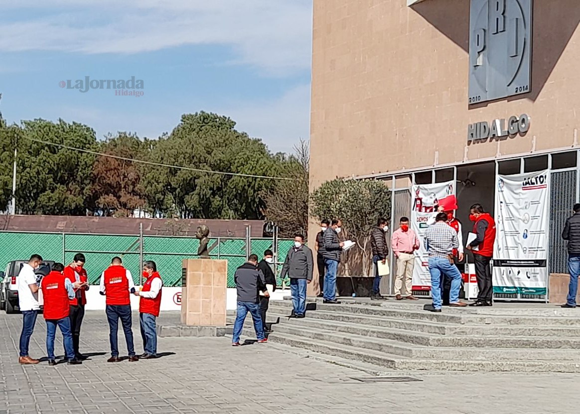 PRI aplicó examen a sus aspirantes a diputados locales