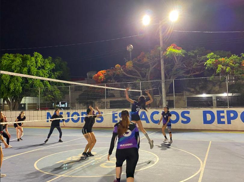 Abren academia de voleibol de Lobos Huichapan