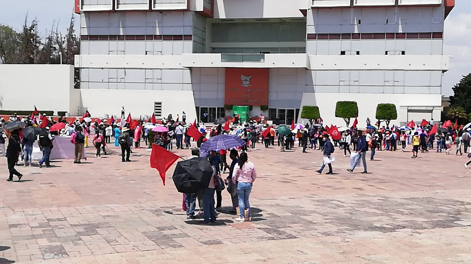 Antorcha Campesina intenta instalar plantón en Palacio de Gobierno