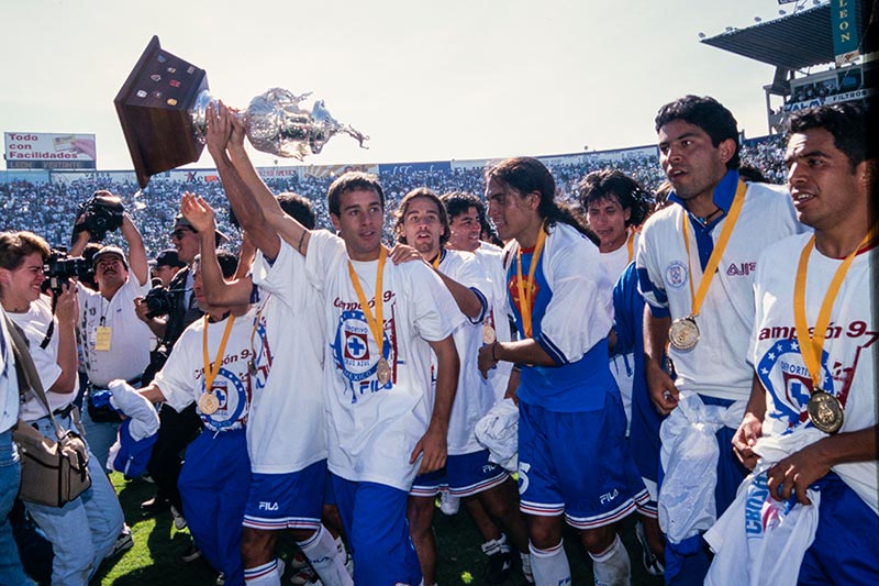 Cruz Azul a romper una maldición de 24 años sin gloria