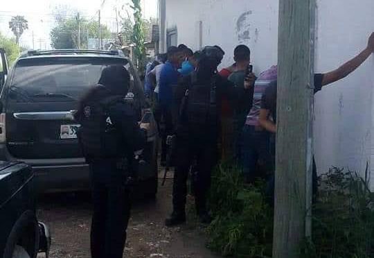 Presuntos operadores de Morena detenidos por repartir dinero