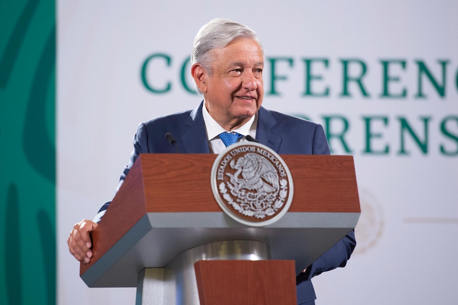 Cambios en Banxico y Hacienda van a consolidar economía: López Obrador