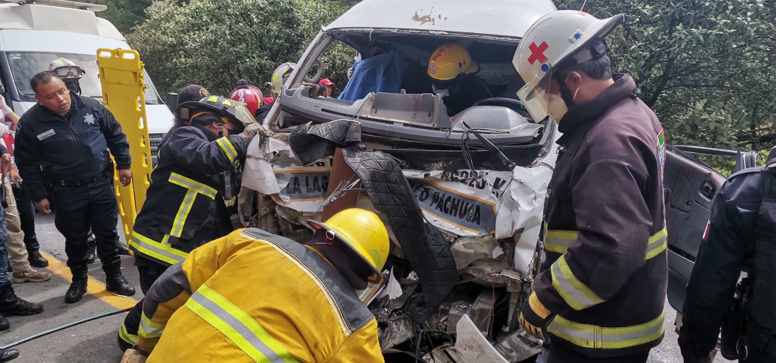 Choque en la México-Tampico deja al menos 10 heridos