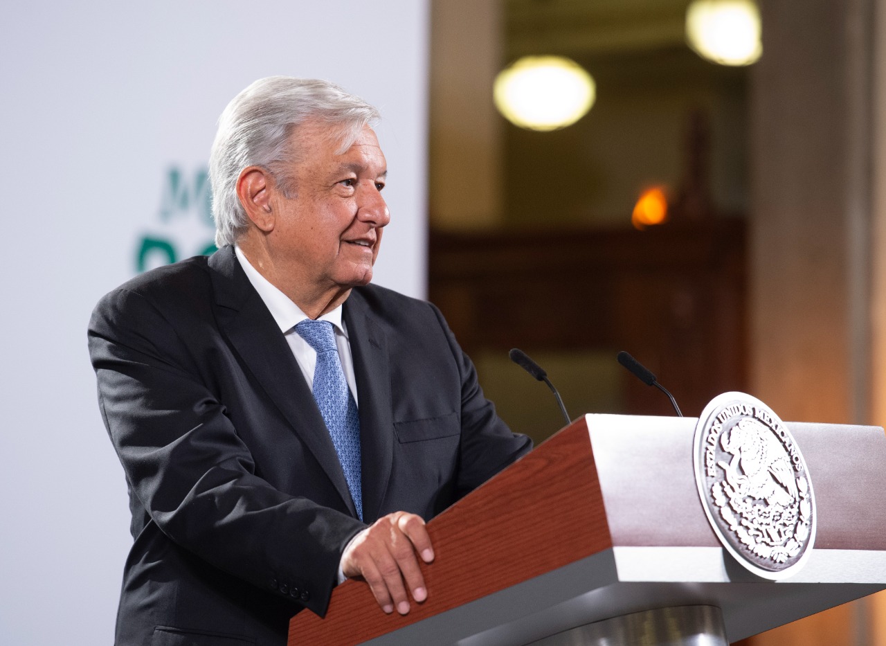 AMLO cobrará pensión de adulto mayor