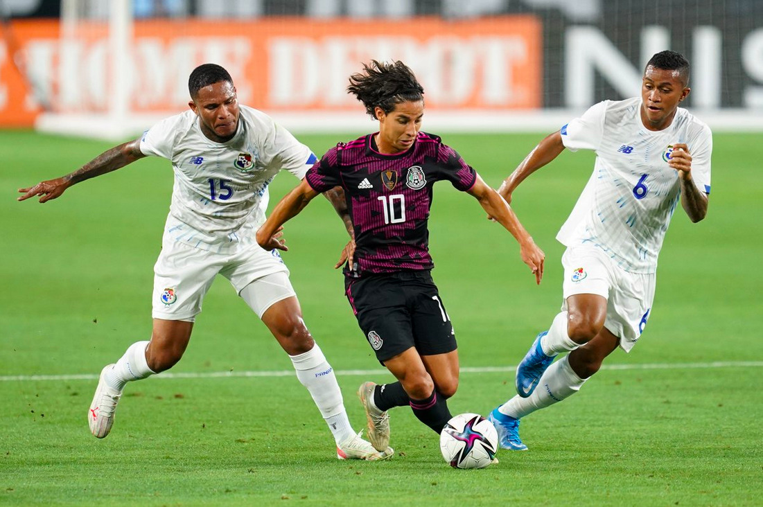 México vence 3-0 a Panamá, en duelo amistoso