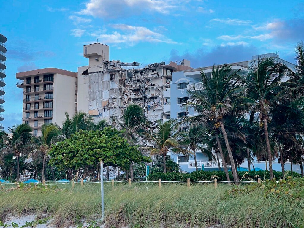 Derrumbe de edificio en Miami deja más de 100 desaparecidos