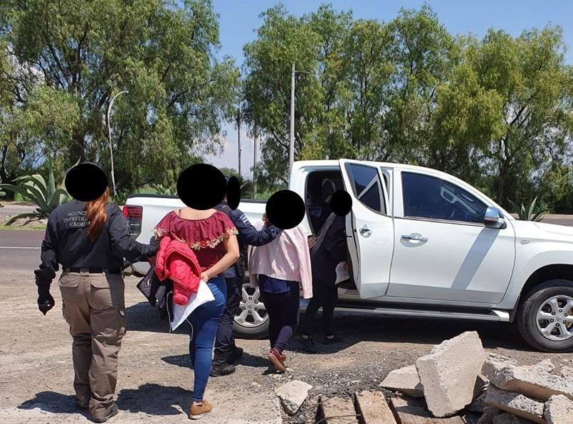 Caen dos personas con presunta droga en Tula