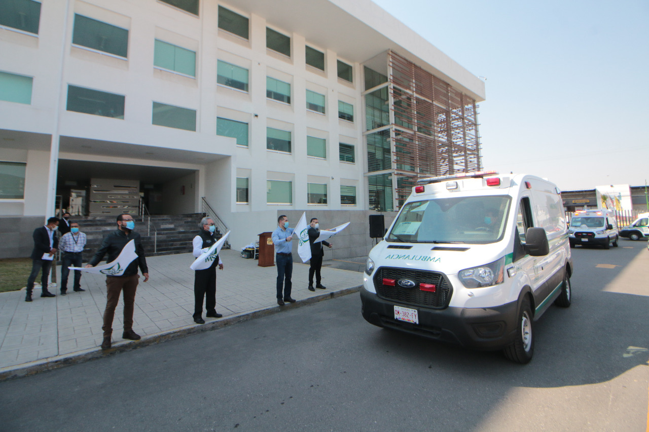 Entregan 18 ambulancias nuevas para el IMSS en Hidalgo