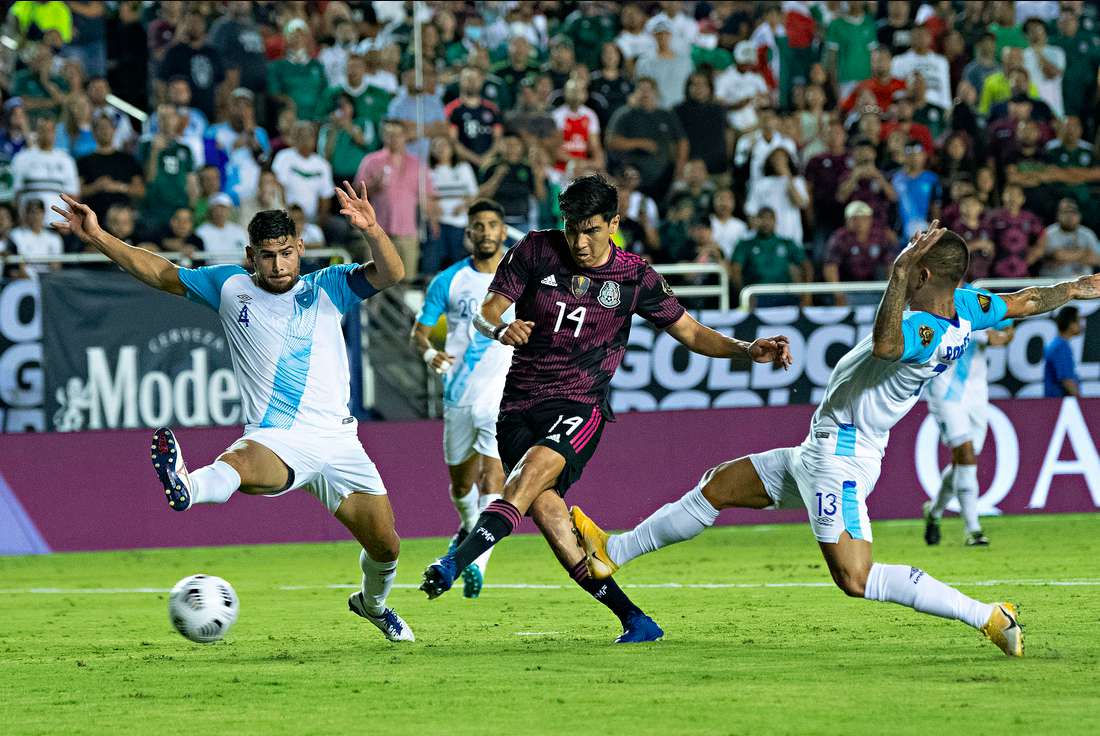 México derrotó 3-0 a Guatemala en la Copa Oro