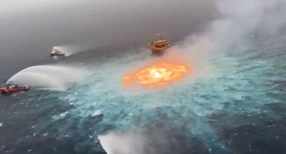 VIDEO| Explota gasodutco de PEMEX en Campeche