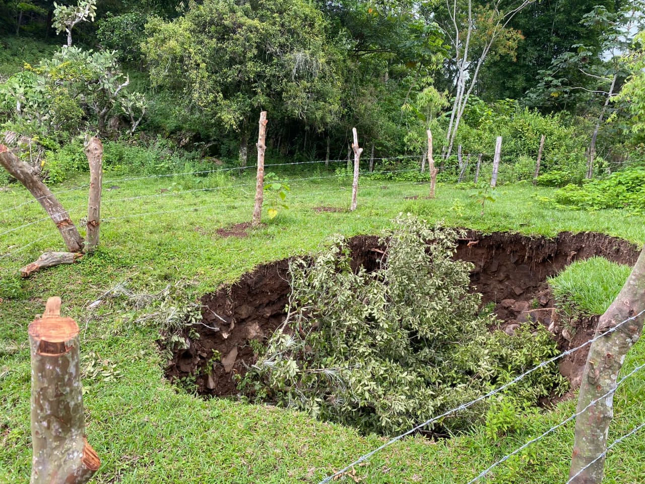 Se abren dos socavones en Tlanchinol