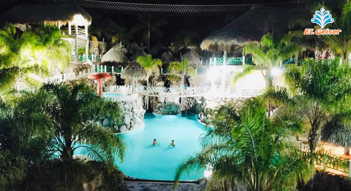 balneario-el-geiser-de-noche