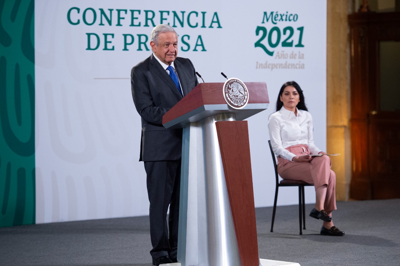 No importa burlas de expresidentes, se acabó la robadera: AMLO