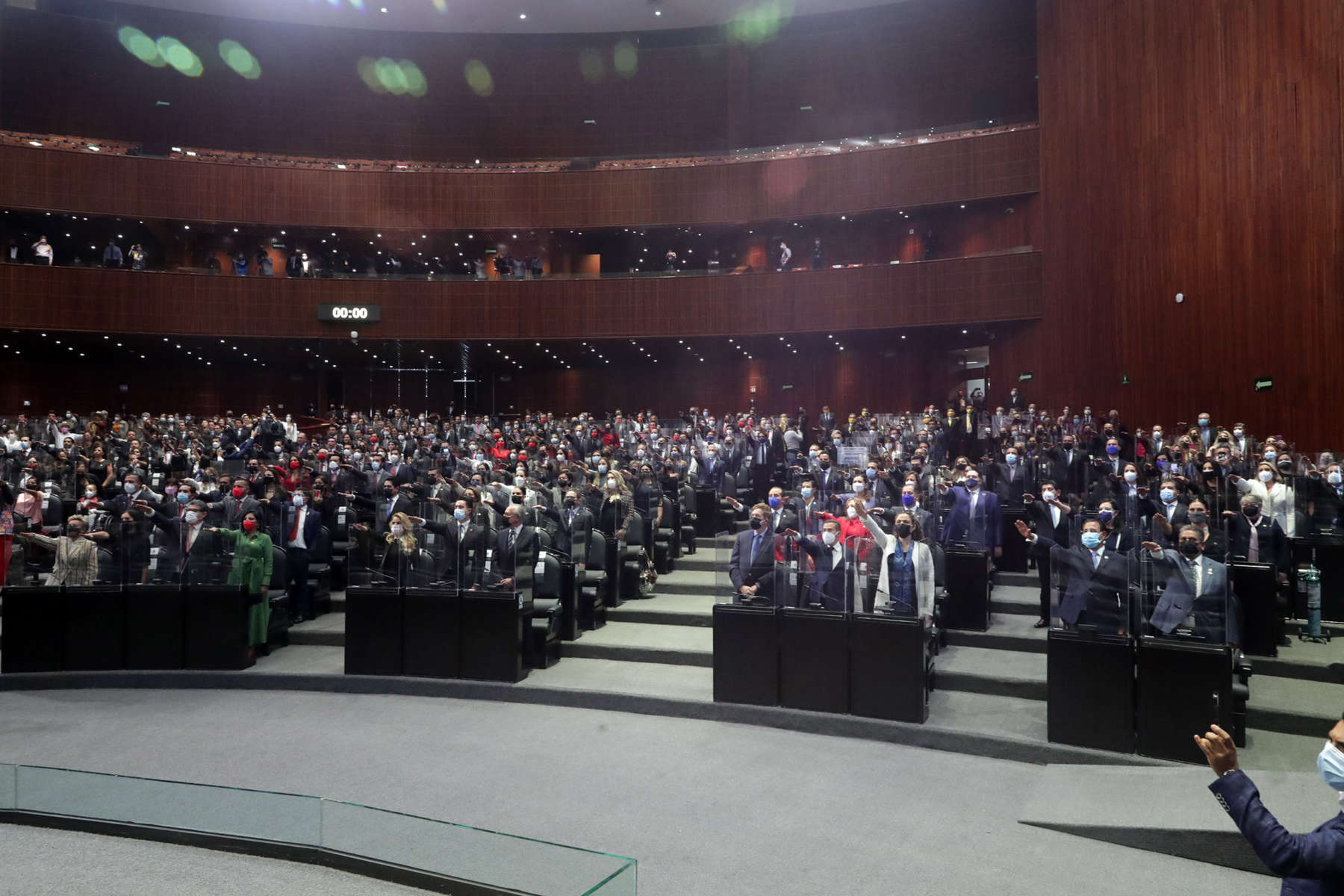 Rinden protesta 14 diputados federales por Hidalgo; Morena conserva la mayoría