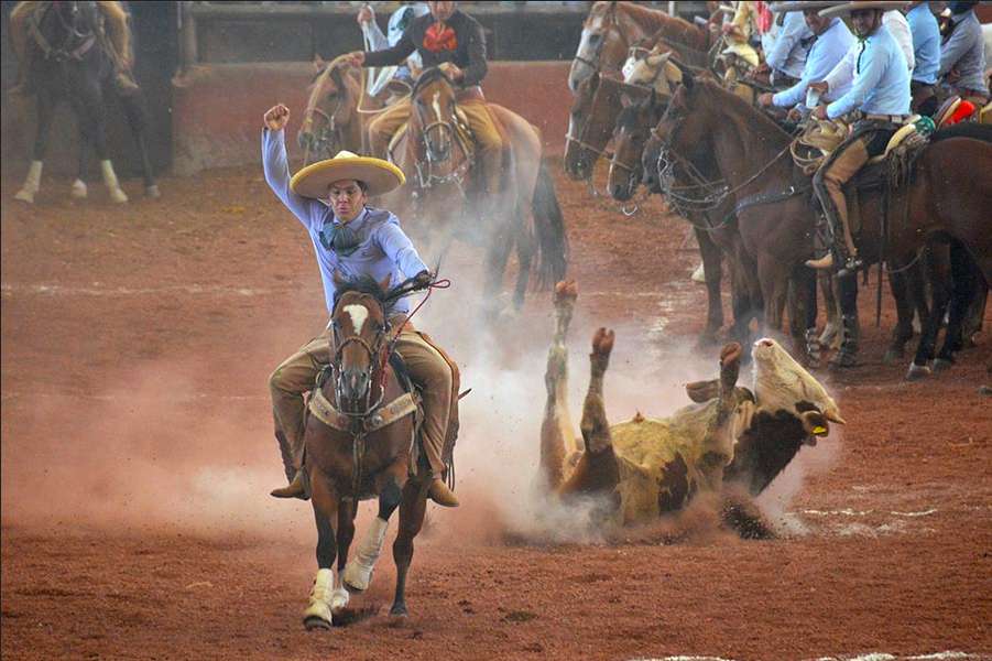 Rafael Aguilar se consagra como Charro Completo