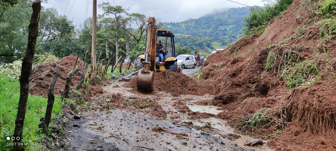 Municipios reaperturan caminos tras paso de Grace