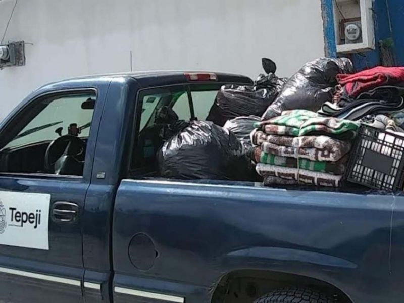 Camioneta falsa del gobierno de Tepejí recolecta víveres para damnificados