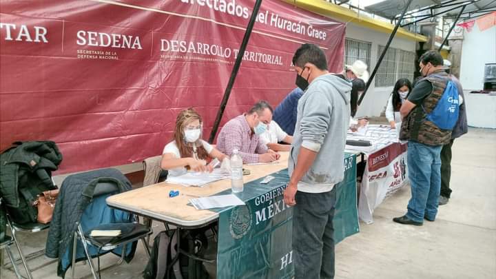 Entregan recursos a afectados por Grace en Hidalgo