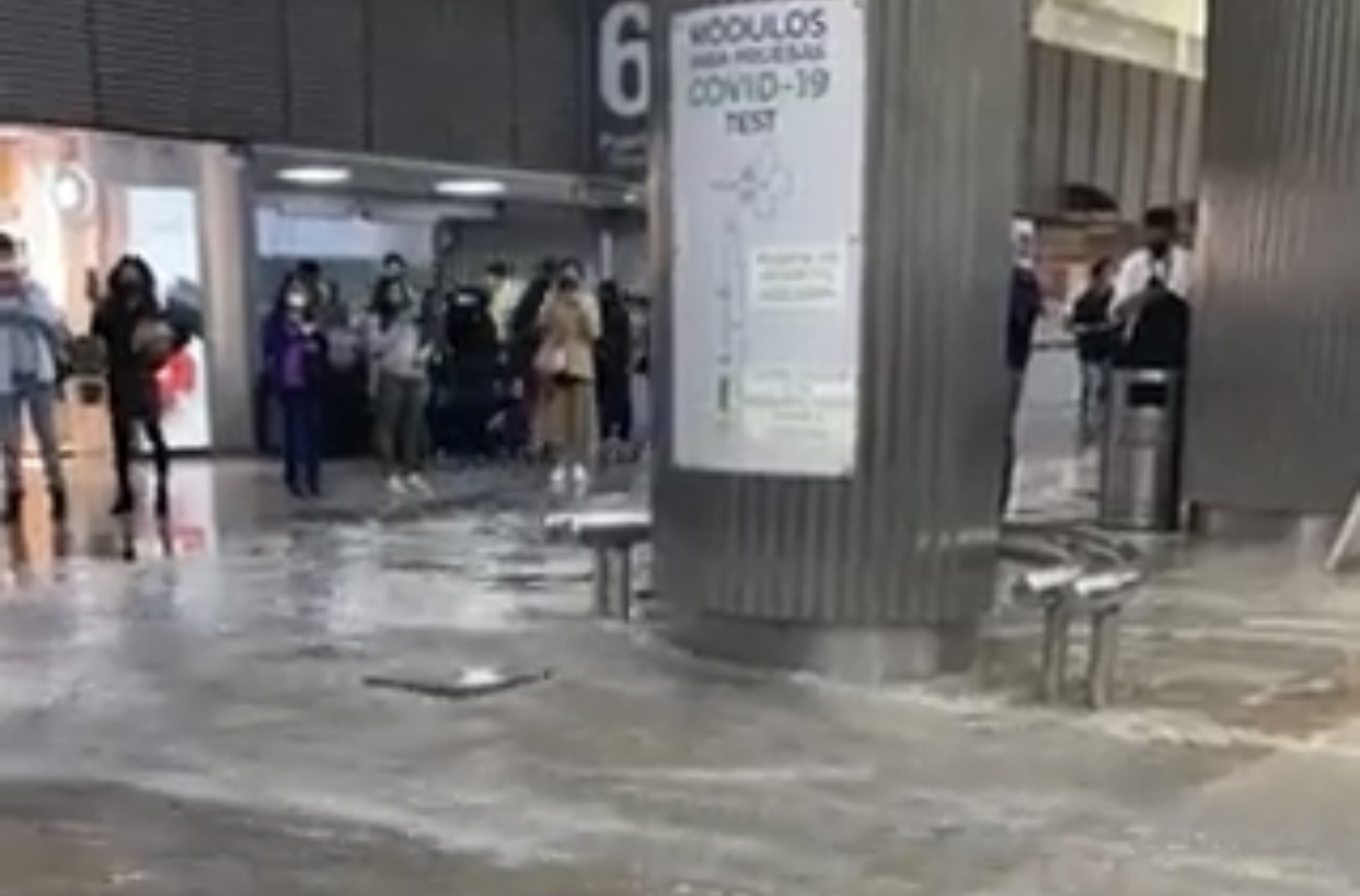 VIDEO | Así la inundación en el AICM