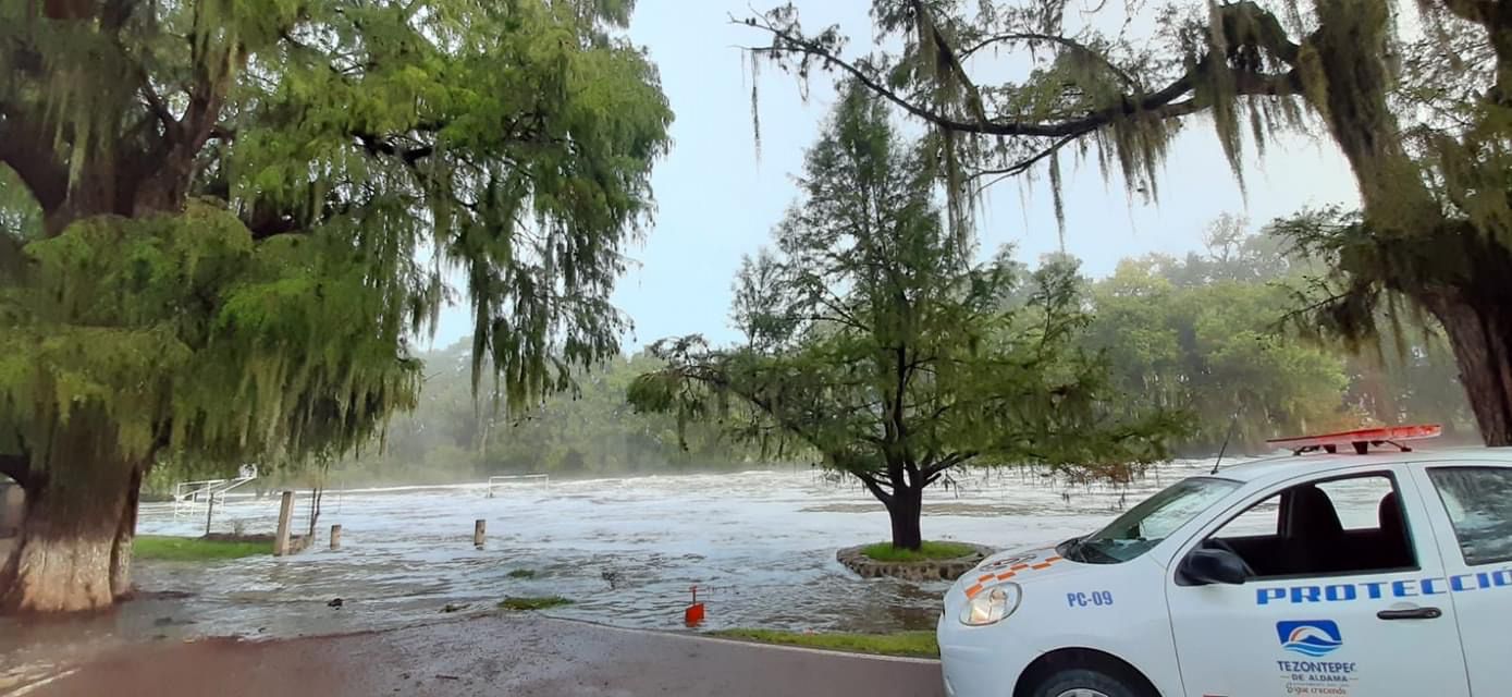 Alertan a pobladores de Tezontepec de Aldama sobre desborde de río Salado