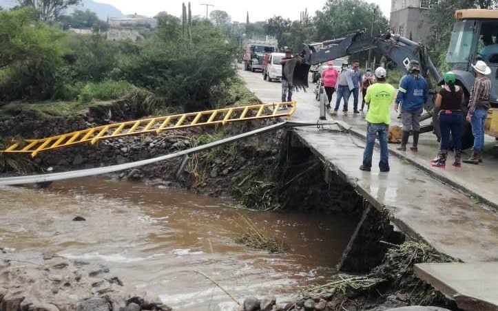 Daños a casas tras desbordamiento de arroyo de Alfajayucan