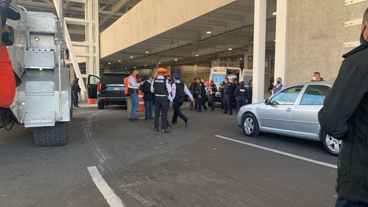 Reportan balacera en la Terminal 2 del AICM