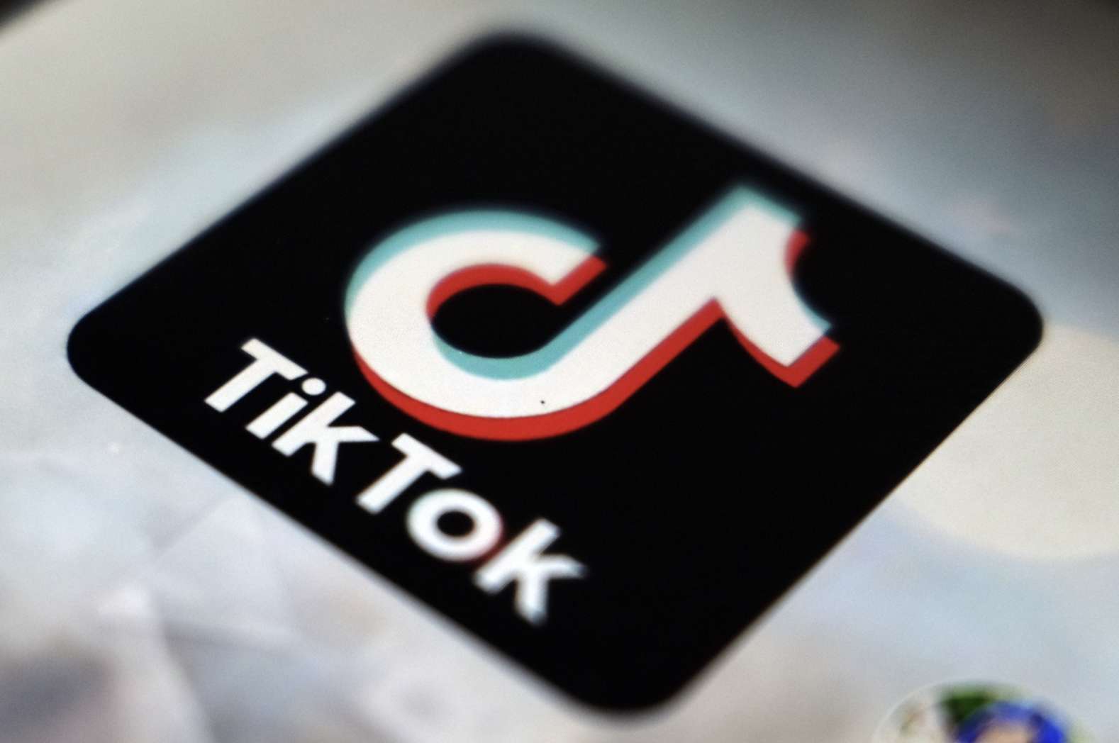 Ante el Senado de EU, TikTok defiende su impacto en niños