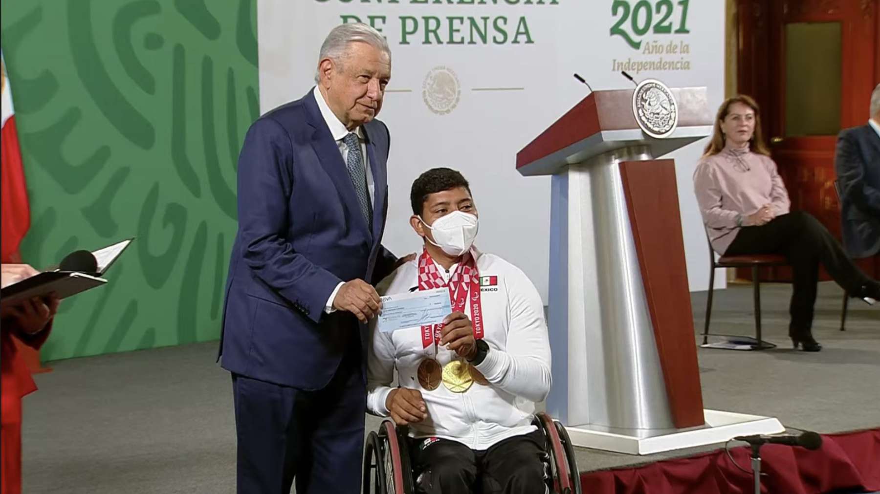 AMLO entrega premios a atletas olímpicos y paralímpicos de Tokyo 2020