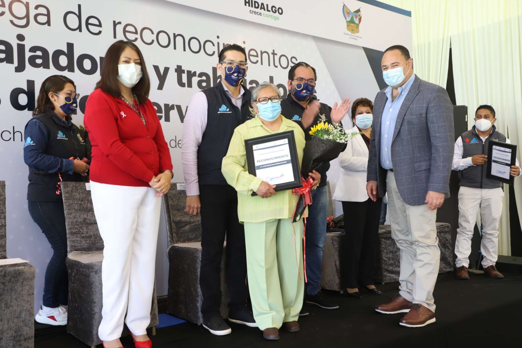 Salud entrega reconocimientos a trabajadores sociales de Hidalgo