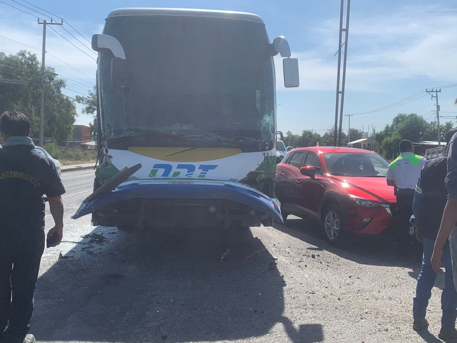 Se registra accidente en la México-Pachuca entre transporte y particulares