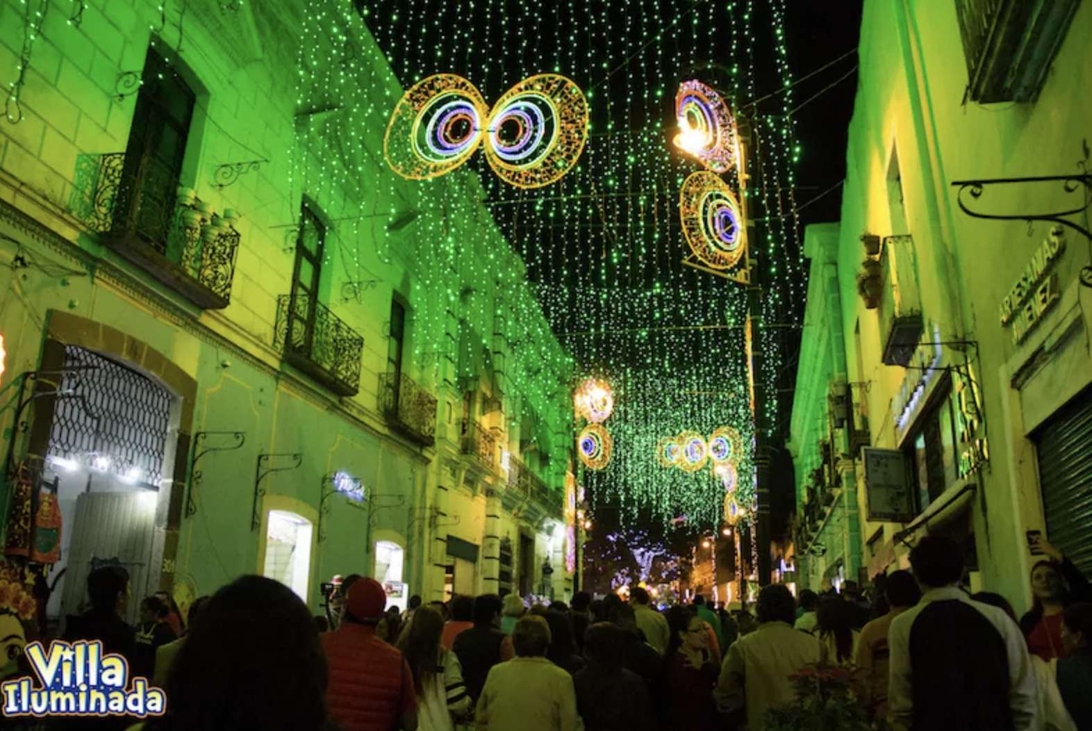 ¿Cuál es el costo de la entrada a la Villa Iluminada en Atlixco?