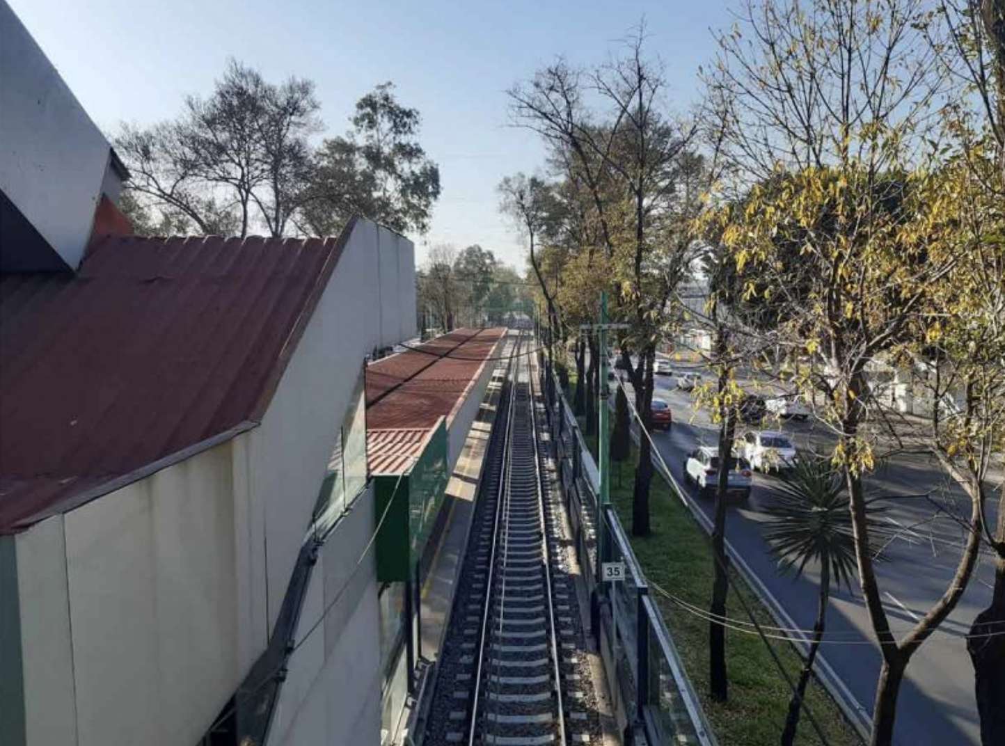 VIDEOS | Suspenden servicio del Tren Ligero tras falla